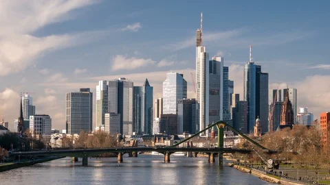 Timelapse - Beautiful clouds over the cityscape of Frankfurt Видео 121757015