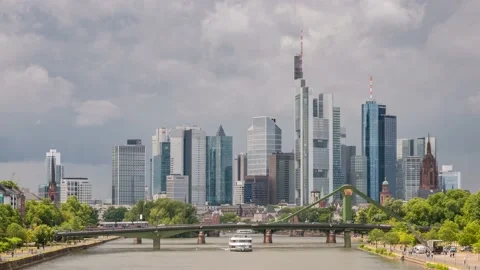 Timelapse - Beautiful clouds over the cityscape of Frankfurt Видео 135880438