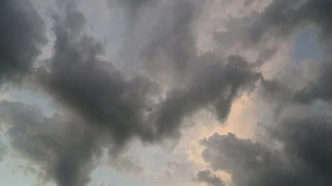 Timelapse of beautiful dramatic sky and clouds at sunset time. Stock-Footage 154563940