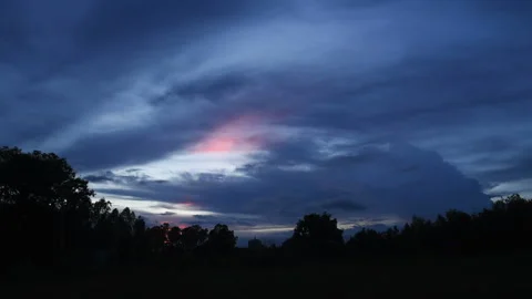 Timelapse of beautiful dramatic sky	 Video stock 139358920