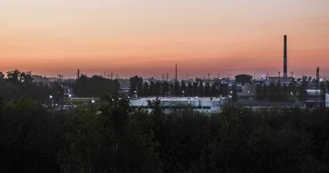 Timelapse of a beautiful sunset with clouds backlit by the sun Stock-Footage 129567821