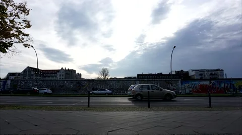 Timelapse: Berlin, Berlin Wall at day 스톡 동영상 48147511