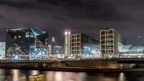 Timelapse of berlin central train station in xmas illumination Stock-Footage 145738019