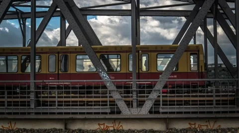 Timelapse Berlin, Elsenbrücke, Molecule Man, urban, Cloud Stock Footage 55766909