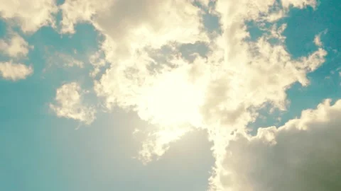 TimeLapse blue sky Bright sun light ray flare n sunbeam shining through colorful Video stock 196204441