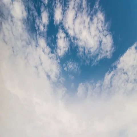 Timelapse of blue sky with clouds over the Phuket island, Thailand 库存影片 69551515