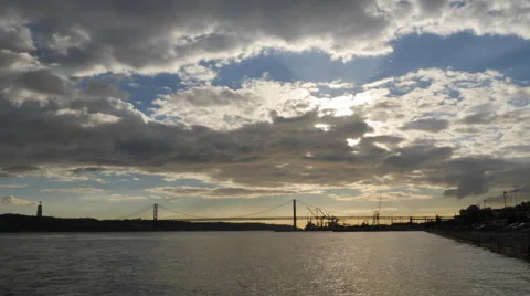 Timelapse of a bridge in Lisbon 스톡 동영상 69008872