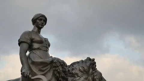 Timelapse - Buckingham Palace Statue Stock Footage 81302949