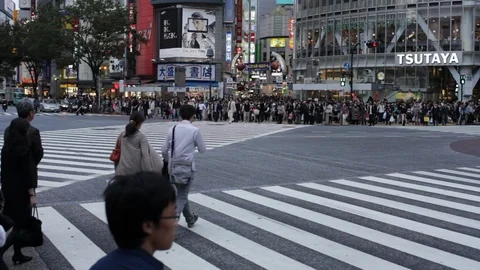 Timelapse: A Busy Intersection Floods with People in Japan Stock Footage 89364394