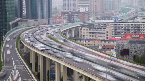 Timelapse of busy traffic over overpass in modern city , Shanghai, China Vidéo 39697762