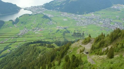 Timelapse cable-car operating during summer. Cable Car in the Swiss Alps Video stock 152525604