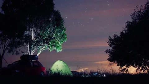 Timelapse of camping under the night sky! Video stock 89413449