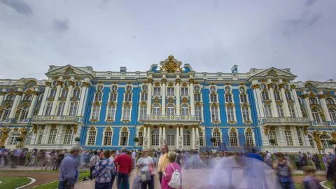 Timelapse captures the path to Catherine Palace, a Rococo masterpiece situate Stock Photos