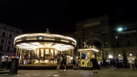 Timelapse of a carousel in Piazza della Repubblica, Florence. Stock Footage 111587195
