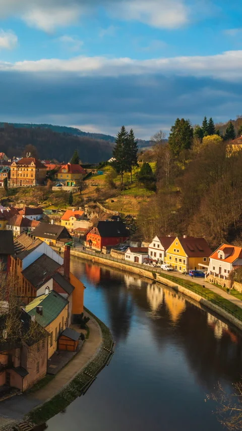 Timelapse of Cesky Krumlov, Czech Republic, during sunrise. Video stock 293155304