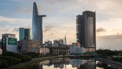 Timelapse, City Skyline . Time-lapse of Ho Chi Minh cityscape at Sunset Video stock 115957451