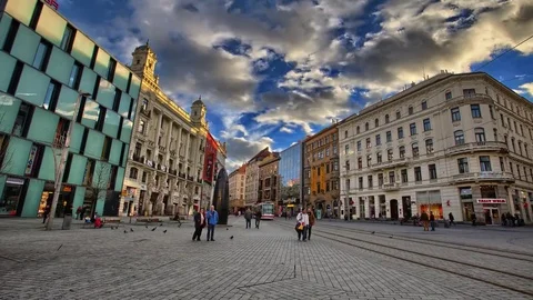 Timelapse on the city square Video stock 72729047