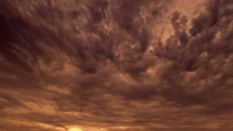 Timelapse clip with yellow thunder storm rain clouds - loop video Video stock 254472927