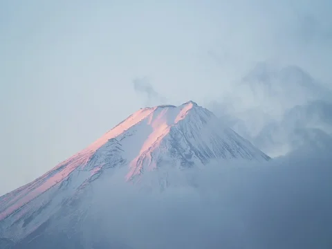 Timelapse Closeup view of Mt Fuji , Japan - going into the cloudy fog Video stock 70260643