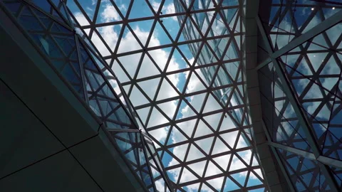 Timelapse cloud wave through glass building Vídeos de archivo 158395397