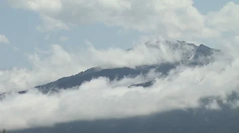 Timelapse of Clouds in The Alps Stockbeeldmateriaal 22032546