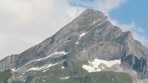 Timelapse of clouds around peak of Kirchspitze mountain in tyrol austria. 스톡 동영상 112892887