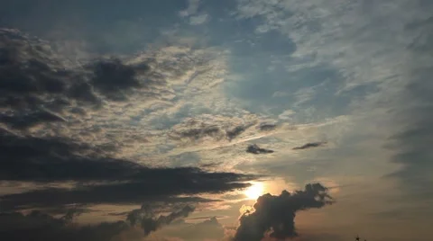 Timelapse clouds in blue sky Vídeo Stock 46913124