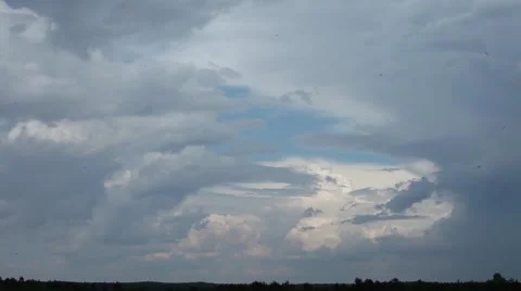Timelapse clouds in blue sky Vídeo Stock 46932703