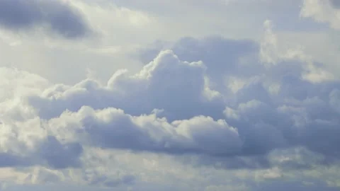 Timelapse of clouds on blue sky 库存影片 130896256