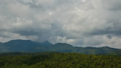 Timelapse of Clouds Building Up Into a Storm over the Blue Ridge Mountains Video stock 16044655