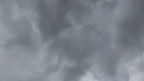 Timelapse of clouds with cloudy weather during the day 動画素材 292742521