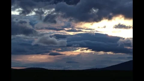 Timelapse of clouds during sunset 스톡 동영상 274438561