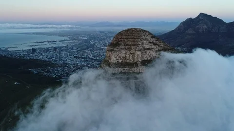 Timelapse Clouds Engulfing Lion's Head Mountain Cape Town Stock Footage 87167648