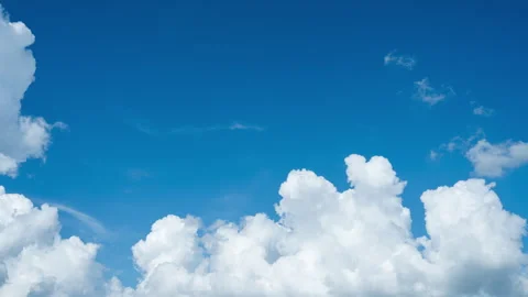 Timelapse. Clouds Move Smoothly in the Blue Sky.Sunny Blue Sky Vídeos de archivo 254297981