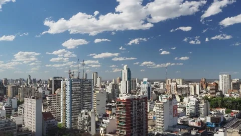 Timelapse of clouds moving and blue sky at Buenos Aires city Video stock 136989349