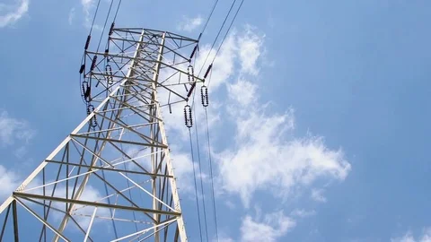 Timelapse - clouds moving behind electrical tower Vídeo Stock 81756171