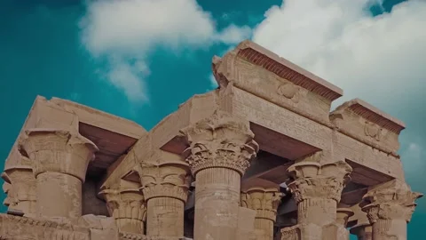 Timelapse of Clouds Moving over Temple of Kom Ombo Egypt Video stock 221225271