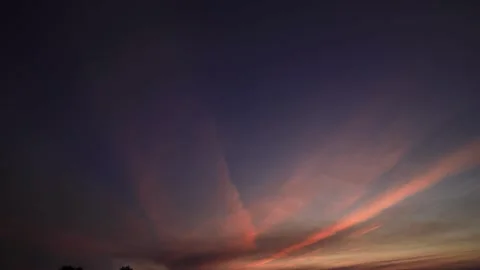 Timelapse of clouds moving in the sky at evening time. Vídeos de archivo 282378844