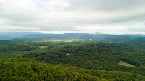 Timelapse of Clouds Moving Through Mountains 스톡 동영상 252139003