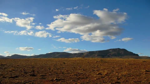 Timelapse clouds over the Flinders Ranges in Australia Vídeo Stock 29790295