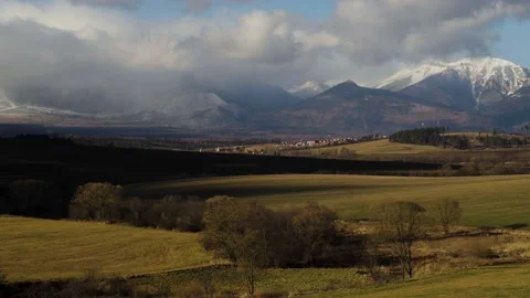 Timelapse of clouds over High Tatras mountains, Slovakia Video stock 146312838