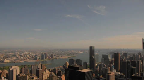 Timelapse of clouds over Manhattan, New York Vídeo Stock 31186635
