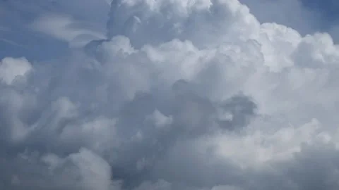 Timelapse of clouds over a mountain Video stock 270152557