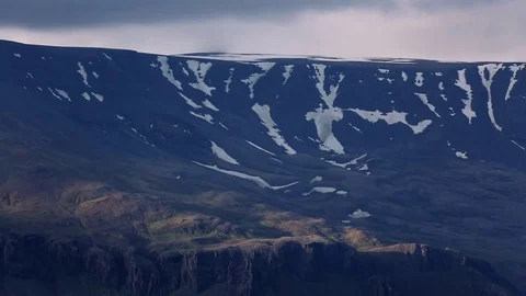 Timelapse of clouds over a mountain, Iceland Stock-Footage 71086850