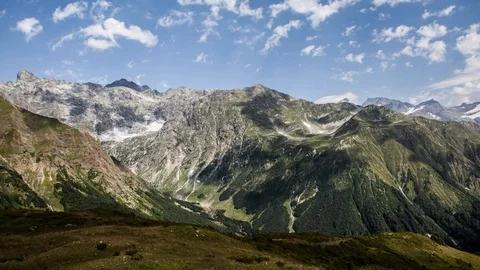 Timelapse of clouds over the mountain range Stock-Footage 89754919