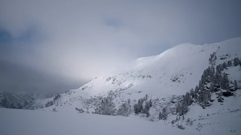 Timelapse Clouds over Mountaintop Gstemmerspitze Planneralm Austria Video stock 98153634