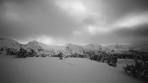 Timelapse Clouds over Mountaintop Karlsspitze Planneralm Austria Video stock 98153664