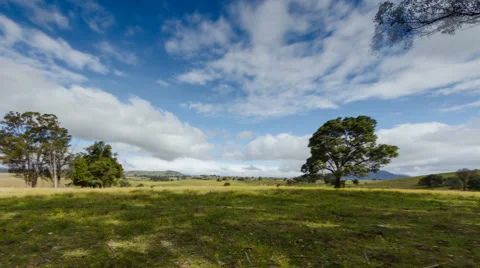 Timelapse clouds over rolling hills Australian coutryside 스톡 동영상 68451951