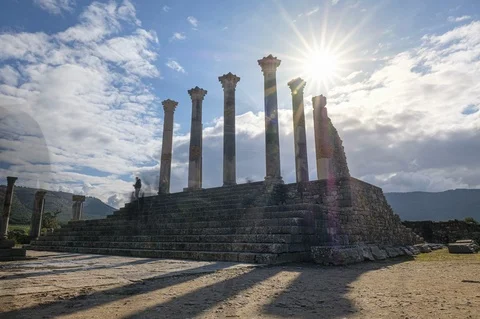Timelapse of Clouds Over the Roman Ruins of Volubilis, Morocco Stockbeeldmateriaal 125217305