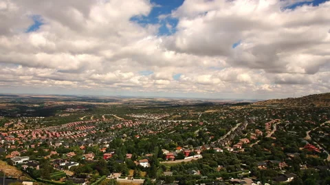 Timelapse: clouds over a small village in the mountains Video stock 247085074